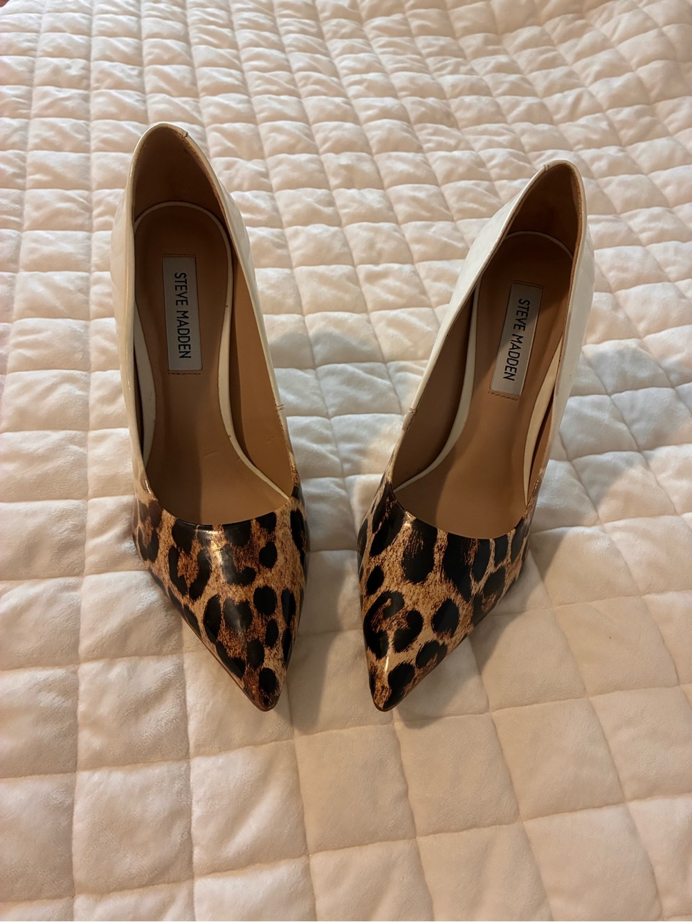 Steve Madden Leopard-Pattern Pointed-Toe Pumps, excellent shape. size 7 1/2 .